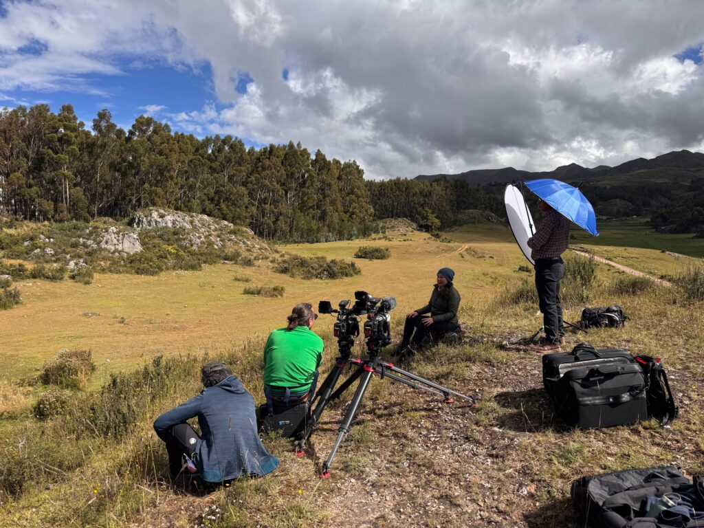 Equipo de rodaje documental de Otro Mundo en territorio peruano