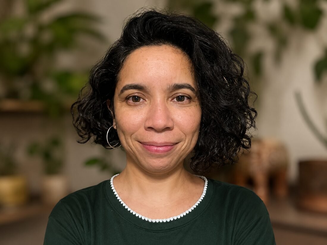 ANDREA FLORES ZUMELZU